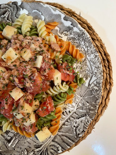Foto principal de Ensalada de pasta con atún rápida