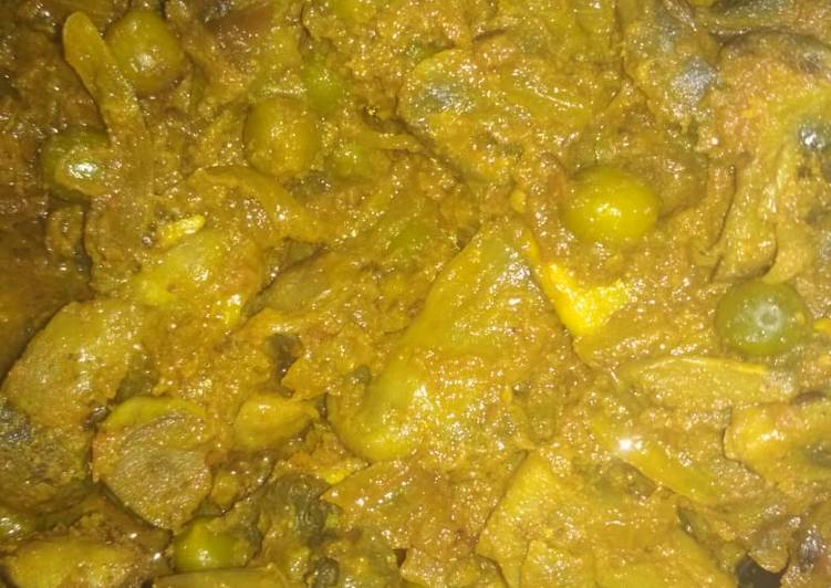 Recipe of Perfect Cabbage and peas fry