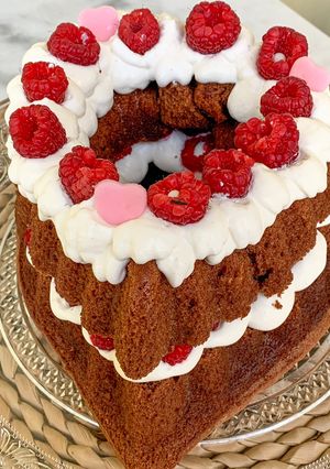 Une photo de Gâteau chocolat framboises chantilly