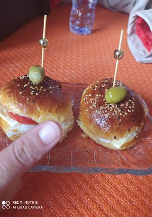صورة لوصفة ميني هامبرغر روعة وفي القمة يستحق التجربة حبيباتي 🤗😋👍💪