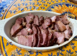 Une photo de Tapas de porc laqué mariné aux épices
