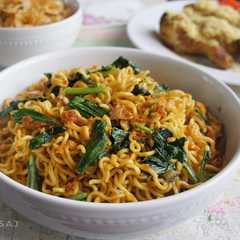 A picture of Mie goreng sayur.