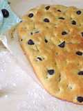 Focaccia cu măsline și rozmarin