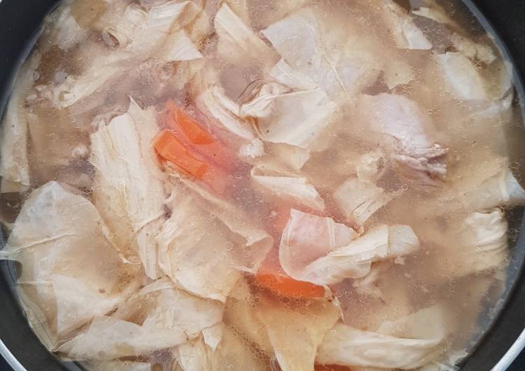 Cara Menyiapkan Sup Ayam Kembang Tahu Anti Gagal
