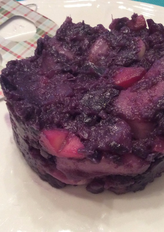 Una foto de Lombarda con manzana