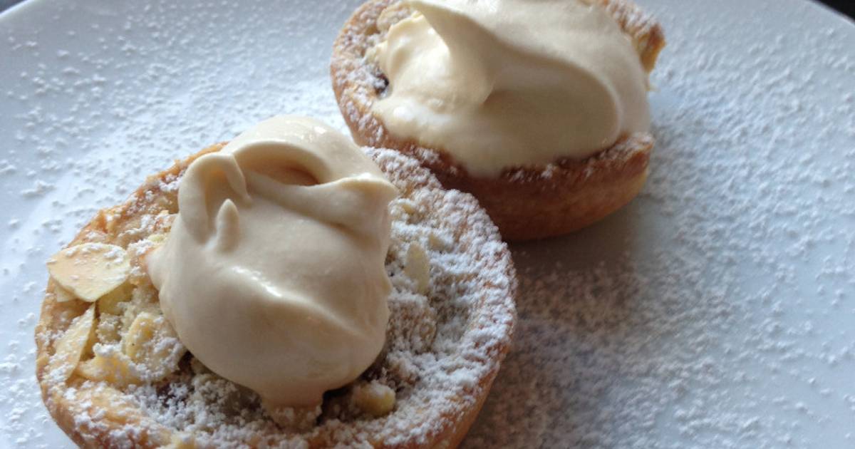 Almond Crumble Mince Pies