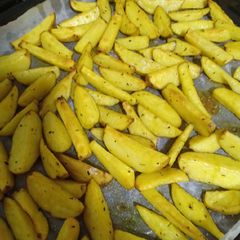 A picture of Potato wedges.