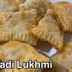 A picture of Hyderabadi Lukhmi.
