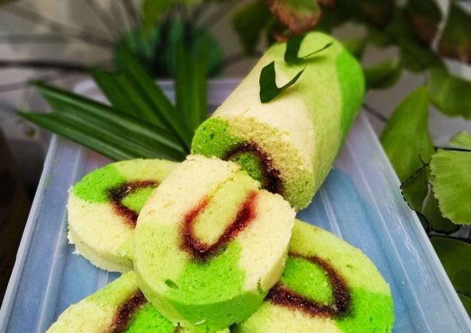 Bolu Gulung Gradasi Pandan Kukus