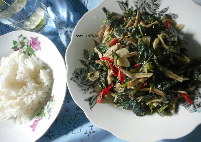 Resep Tumis Daun Pepaya Teri yang Enak