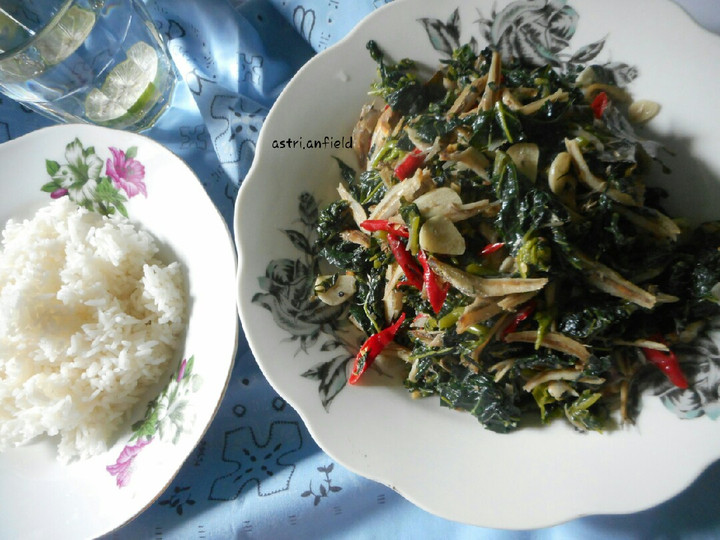 Resep Tumis Daun Pepaya Teri yang Enak