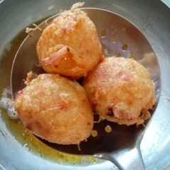 A picture of Yam Balls.