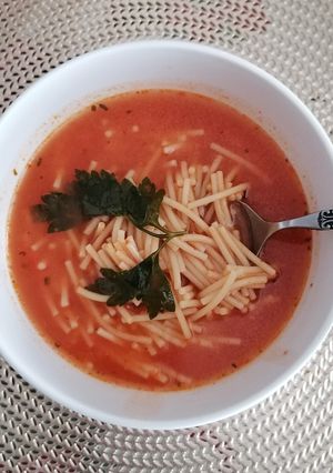 Una foto de Sopa de fideos 🤤❄️