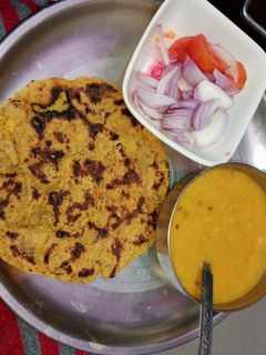मक्का पालक का पराठा (Makka palak ka paratha recipe in hindi) रेसिपी मुख्य फोटो