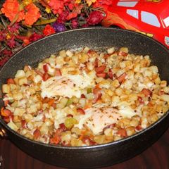 A picture of Sausage and Hash Brown Breakfast Skillet.