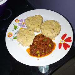 A picture of Alalan dankali with soup.