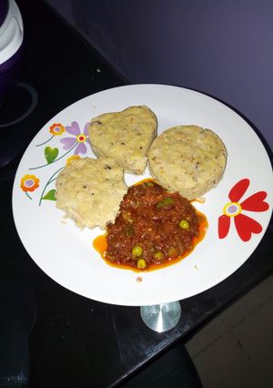 A picture of Alalan dankali with soup.