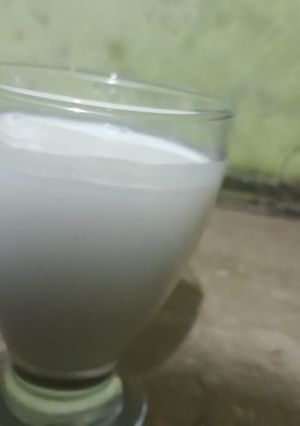 A picture of Refreshing sweet lassi.