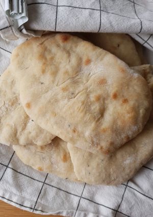 A picture of Super easy naan breads.