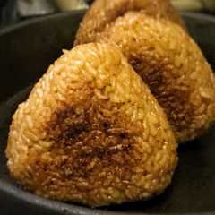 รูปของ Niiyama yaki onigiri part 2 (nasi kepal / onigiri bakar)