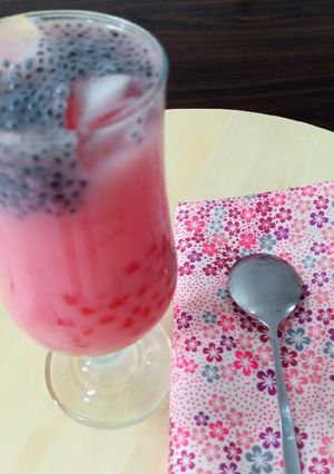 Foto resep Pink Lychee Jelly Ice Ala Dapur Saya🍧😘