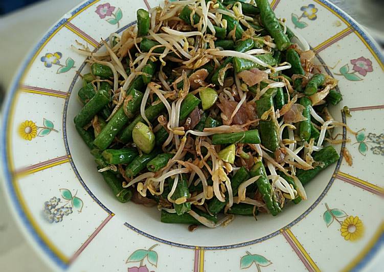 Tumis kacang panjang toge campur pete dan teri