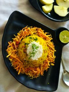 पोहा (poha recipe in hindi) रेसिपी मुख्य फोटो