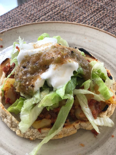 Una foto de Sopes de papa con chorizo