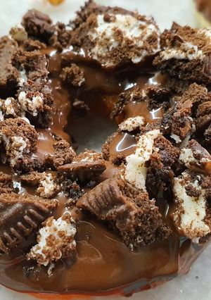 A picture of Chocolate Donuts.