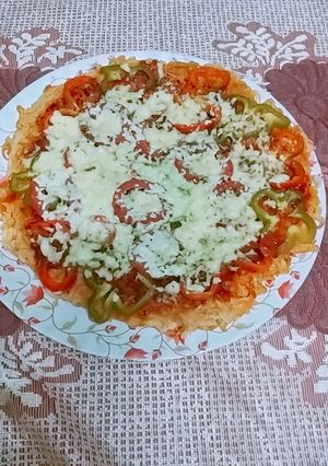 A picture of Noodle's pizza.