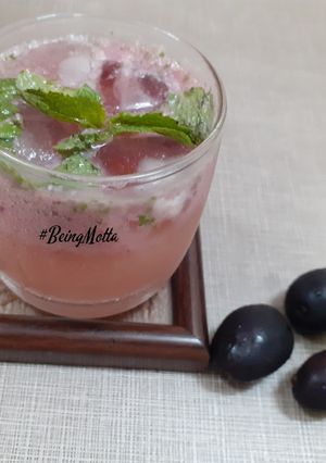 A picture of Jamun Mint Cooler.
