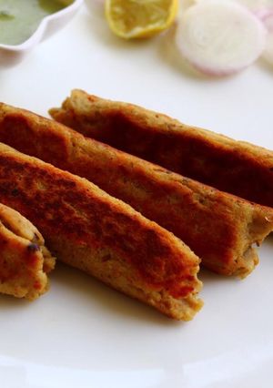 A picture of Chicken seekh kabab.