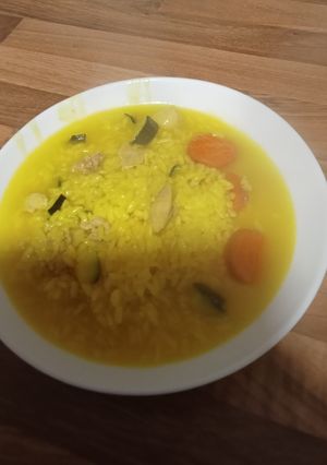 Foto principal de Arroz con pollo con calabacín y zanahoria