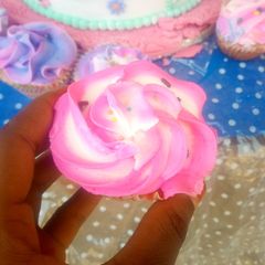A picture of Simple Butter icing.