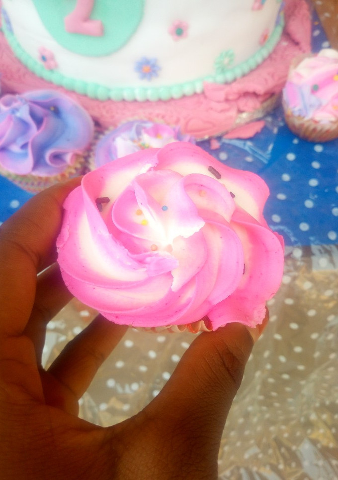 A picture of Simple Butter icing.