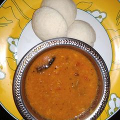 A picture of Rava Idly and Udupi Sambhar.