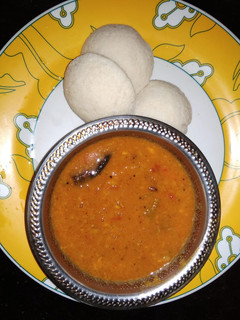 A picture of Rava Idly and Udupi Sambhar.