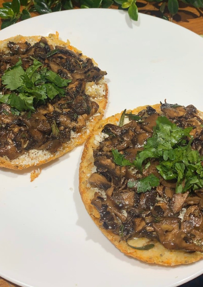 Una foto de Champiñones portobello marinados