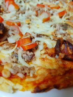 Una foto de Pizza con base de coliflor
