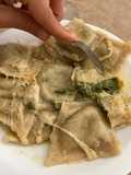 Raviolones de espinaca, ricota y ajo