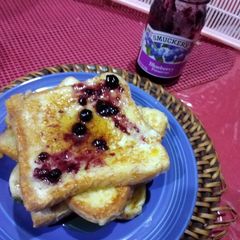 A picture of Blueberry French Toast.
