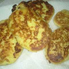 A picture of Tortilla de papa con queso.