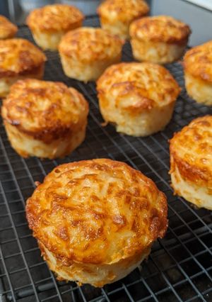 A picture of Cheese muffins.