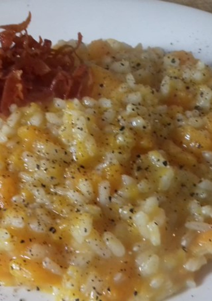 Una foto de Risotto con calabaza y mortadella crujiente