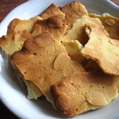 A picture of Egg White & Almond Biscuits.