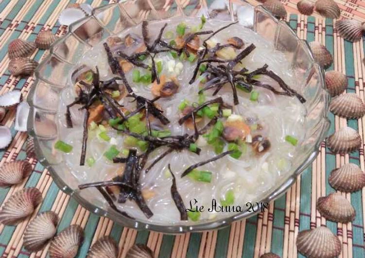 #20 Sup Kerang Dara Soun (plus nori/rumput laut)