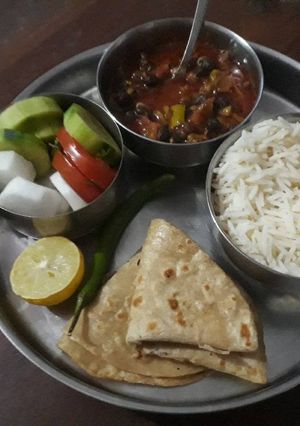 A picture of Lauki Black chana (Thali).