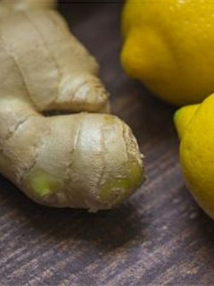 Una foto de Té verde con limón y jengibre para perder peso