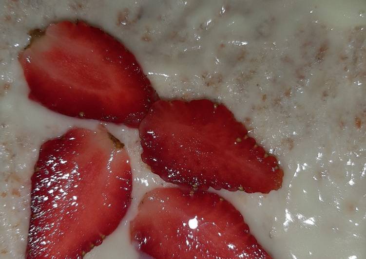Roti tawar yogurt strowberry