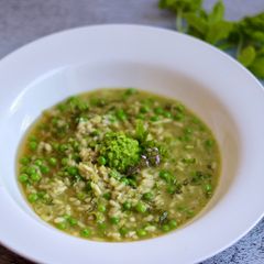 A picture of Risi e Bisi - Peas and mints risotto 💚.
